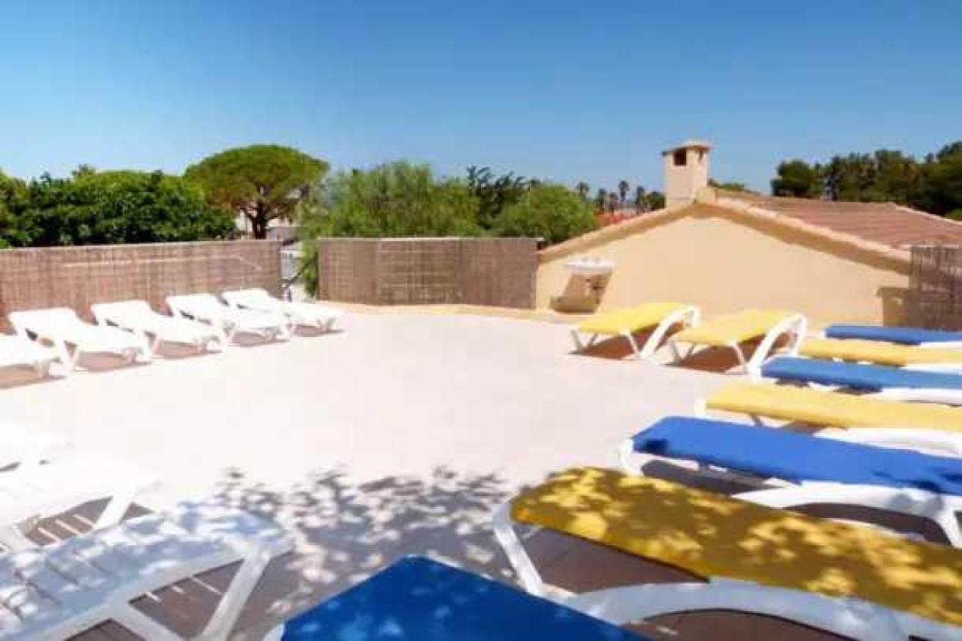 - Eebaeb * Hyères